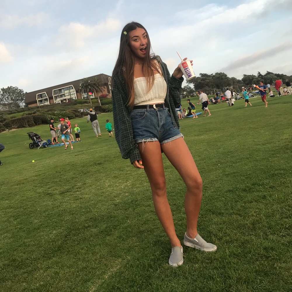 Meet your Posher, Caitlin